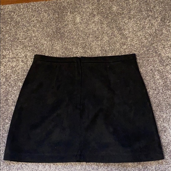 Black Mini Skirt - Picture 2 of 4